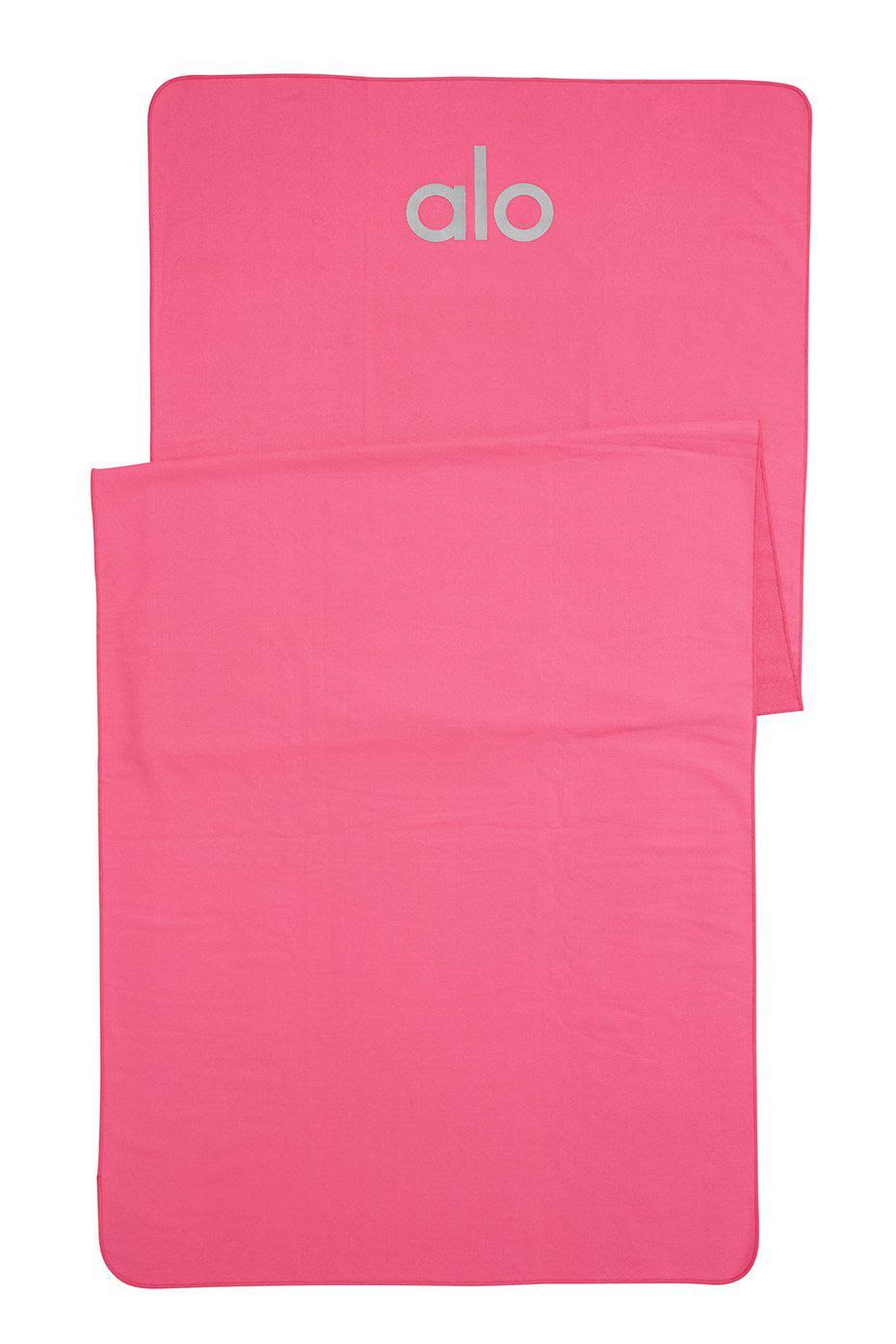 Grounded No-Slip Towel in Hot Pink | Alo Yoga