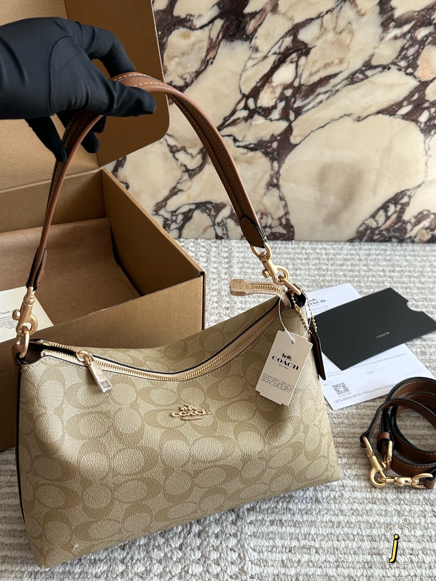 Coach's new hobo bag - cnluxepick