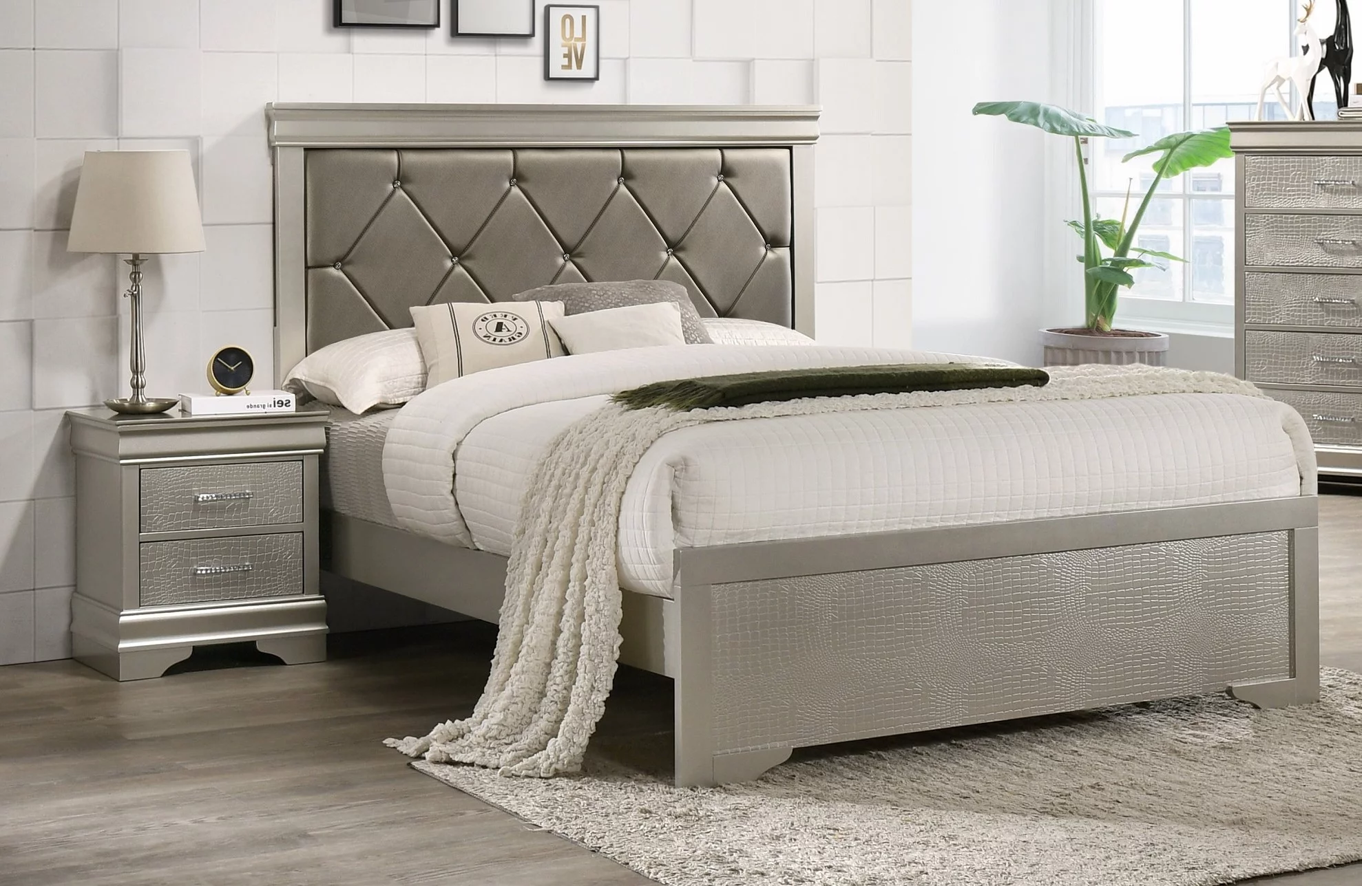 3Pc Silver Finish Full Size Panel Upholstered Button Tufted Headboard Bed Nightstand Set Wooden Bedroom Furniture