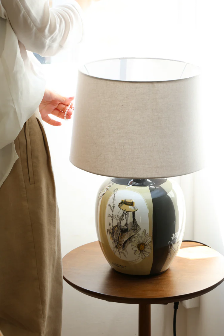 LA030 - Italian G@cciDécor Entrance Lamp Table Lamp Soft Light Linen Lampshade Bedside Lamp