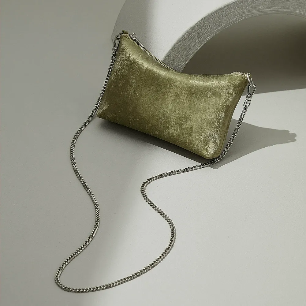 Chic & Modern Glam Metallic Velvet Chain Shoulder Bag