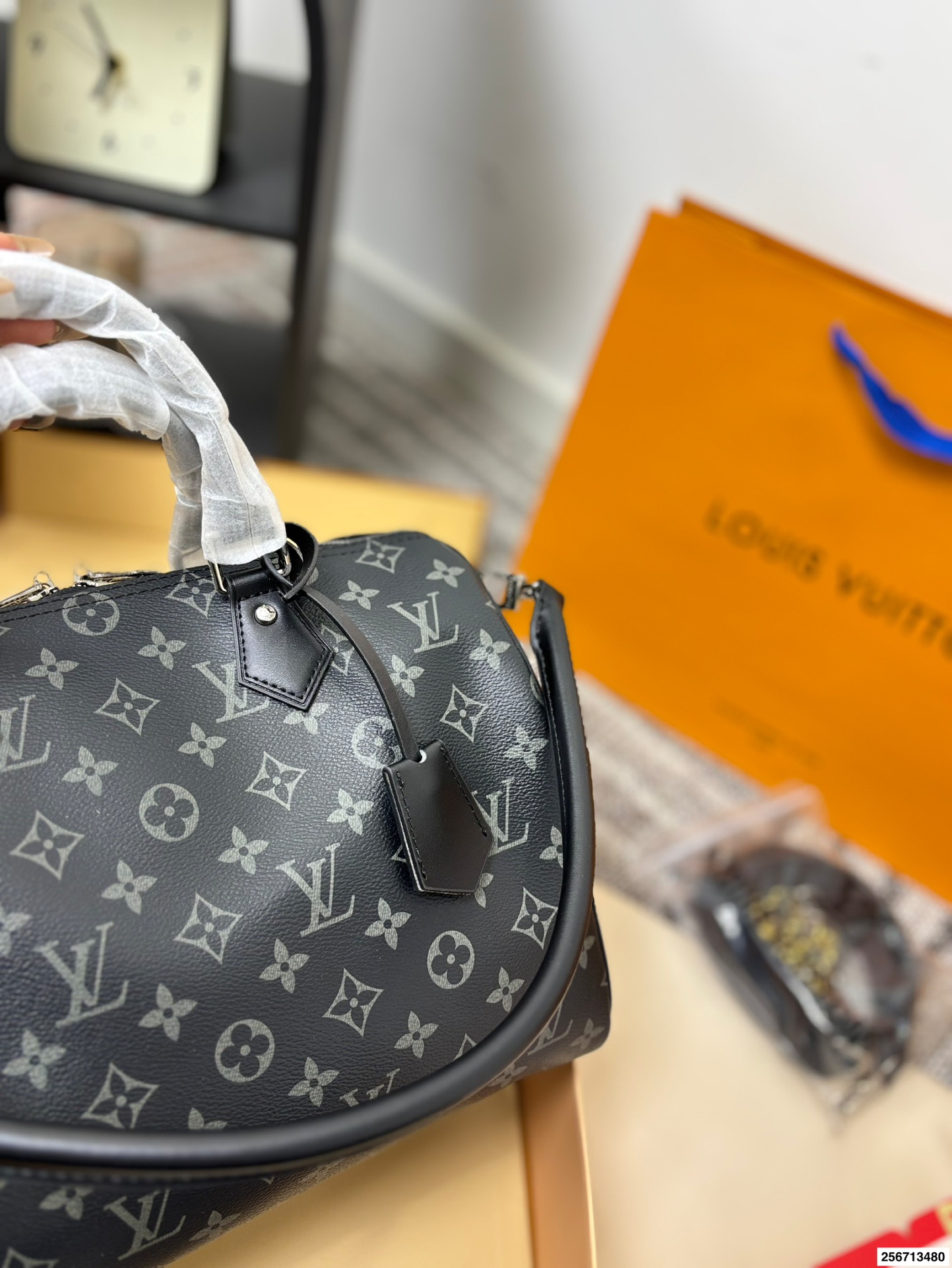 LV Classic Series Pillow Bag - cnluxepick
