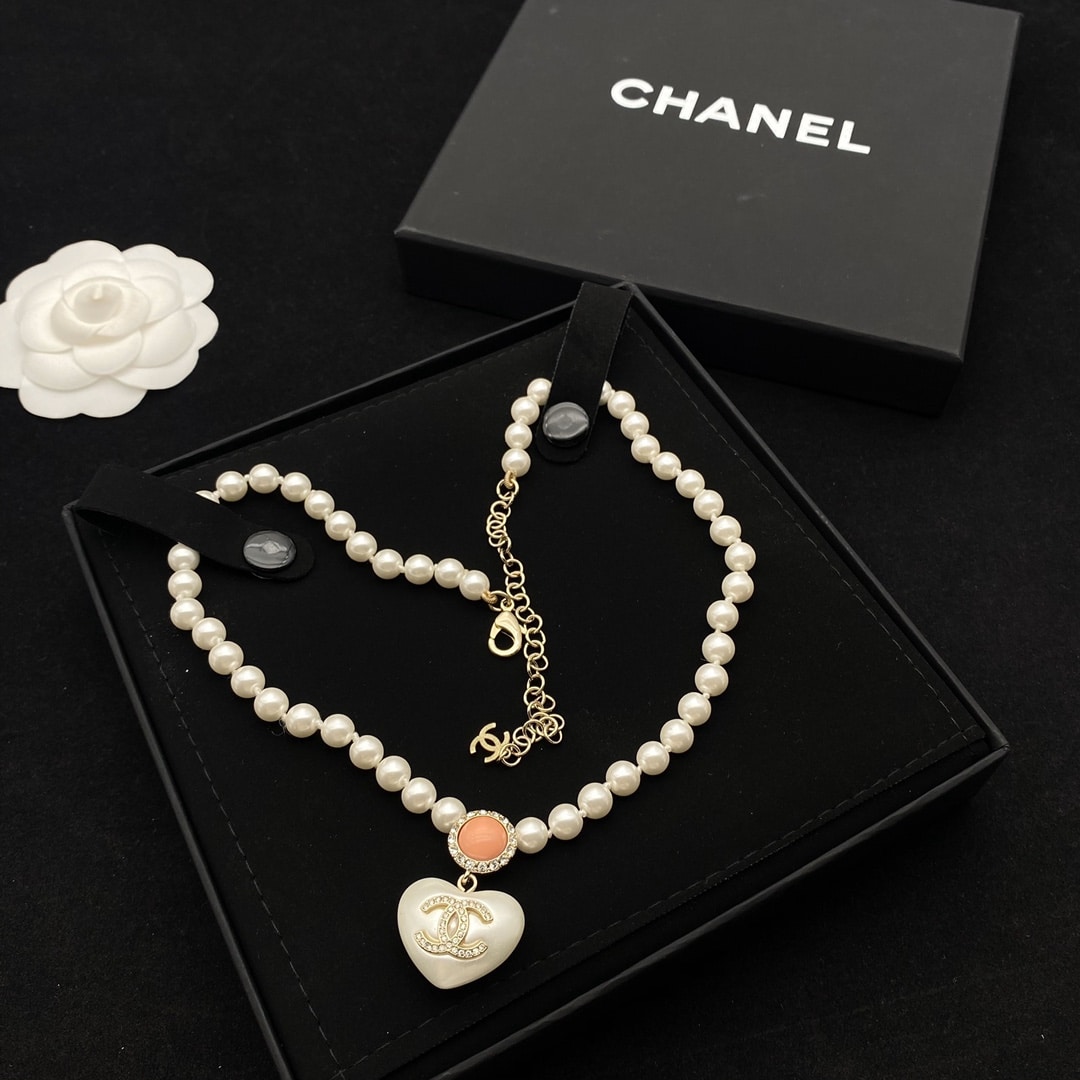 Chanel Cc Heart Pearl Necklace