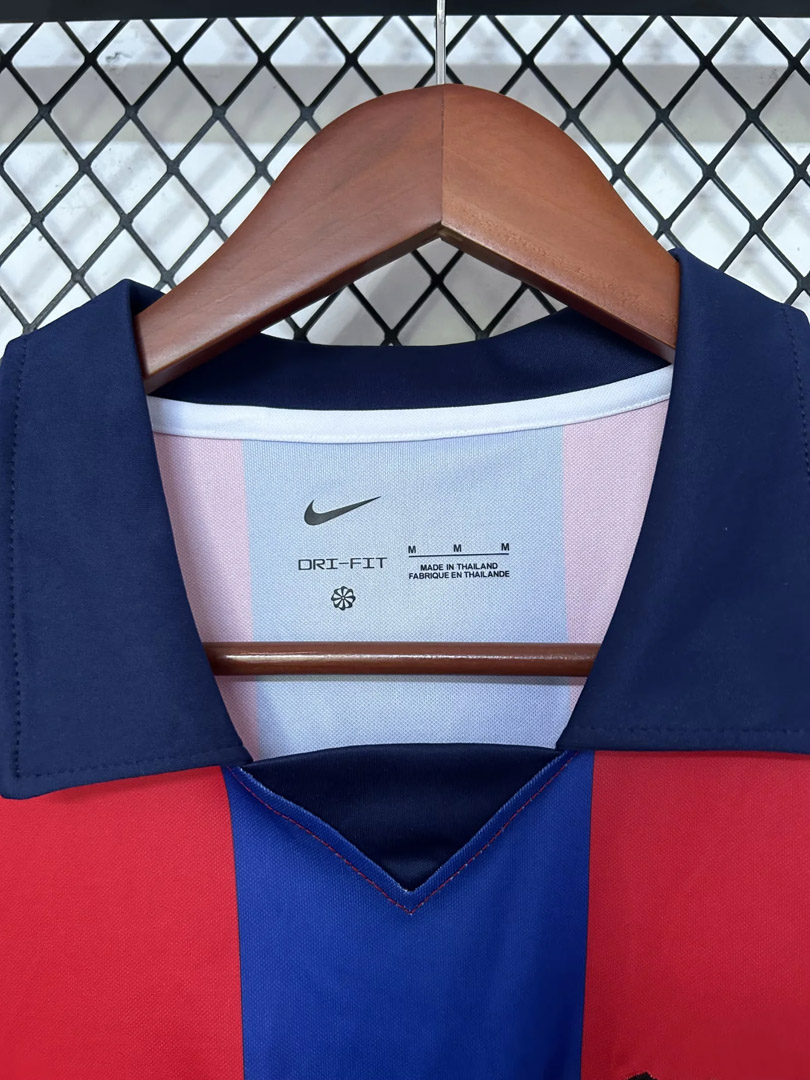Jersey Retro 2003/04 FC Barcelona x Olivia Rodrigo x Spotify