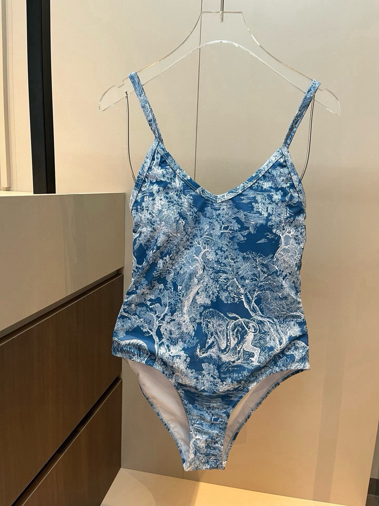 Dior new one-piece swimsuit - cnluxepick