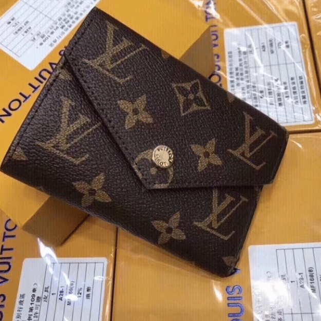 Louis Vuitton Victorine Wallet Monogram 4.7 Inches M62472