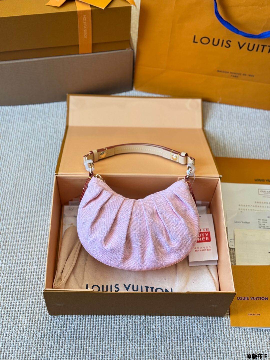 LV valley denim shoulder bag - cnluxepick