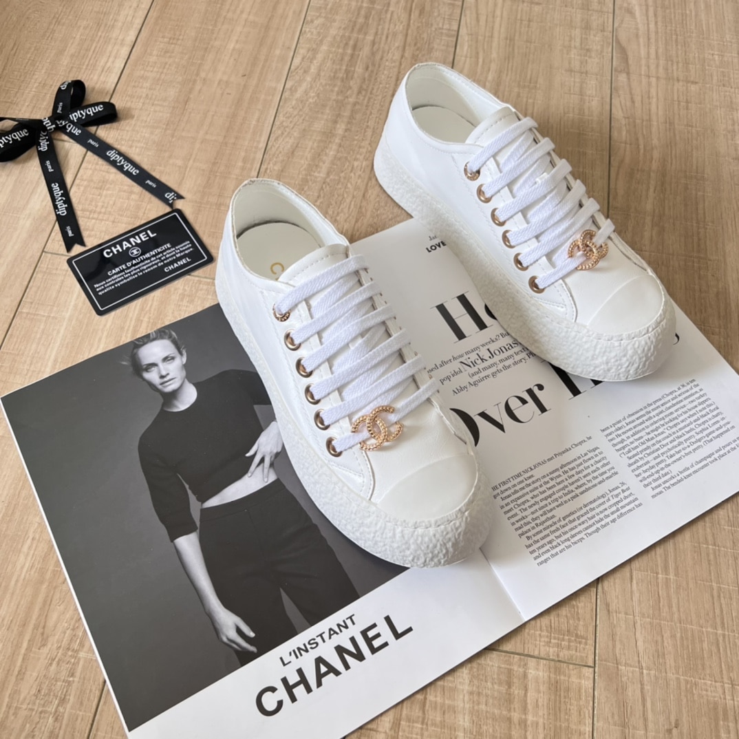 Chanel Women’S Sneakers Cc Trainers In White