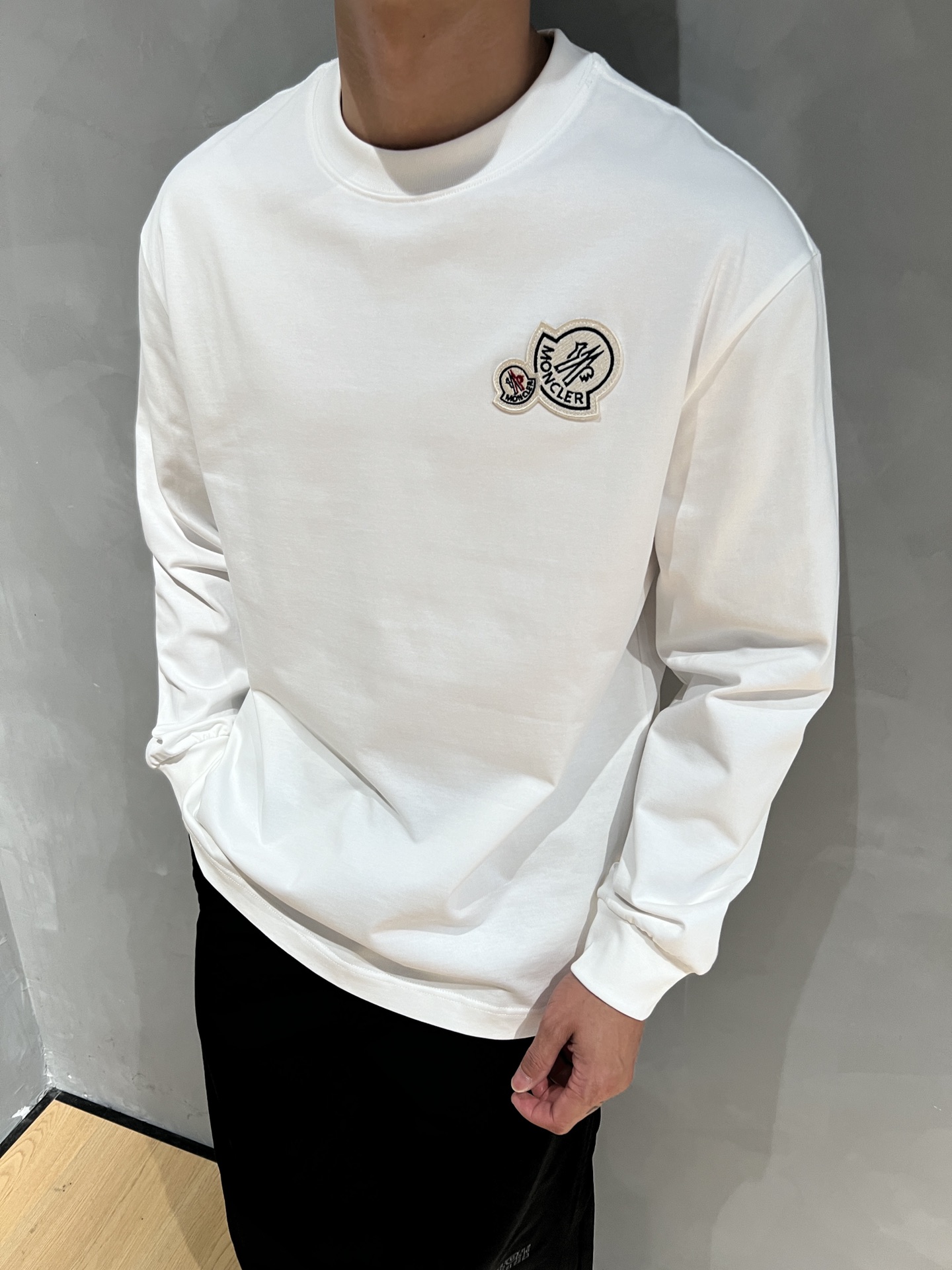 2026男女兼用ファッション モンクレール コピー メンズ　MONCLER 長袖ｔシャツ 人気