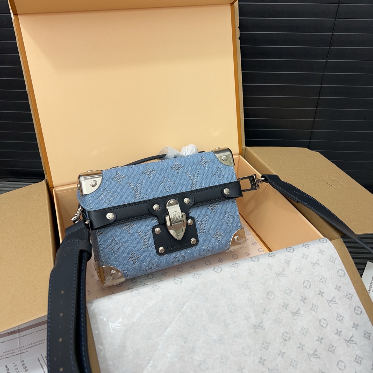 LouisVuitton box bag - cnluxepick