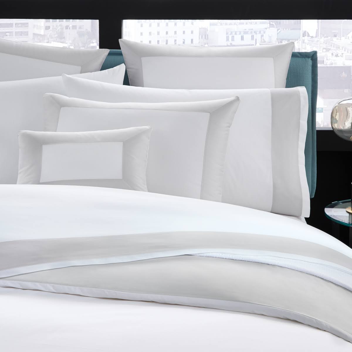 Sferra Casida Standard Sham - White/Poolside