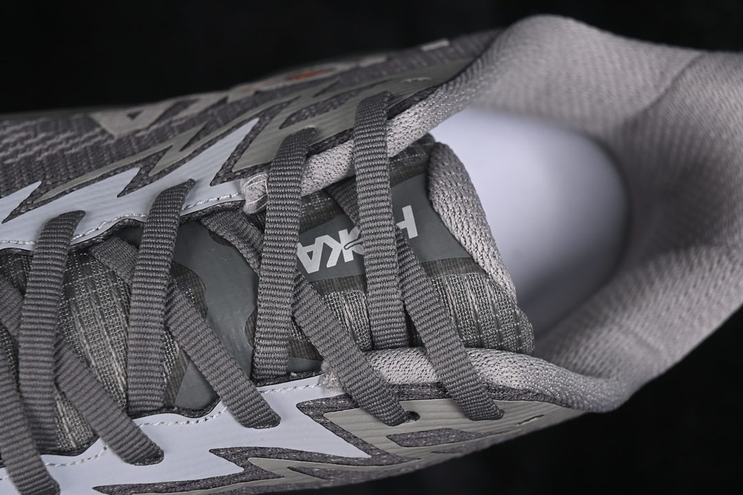 HOKA One One Challenger 8 GTX
