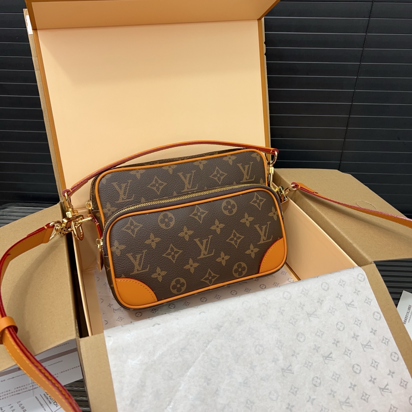 Louisvuitton classic versatile messenger bag - cnluxepick