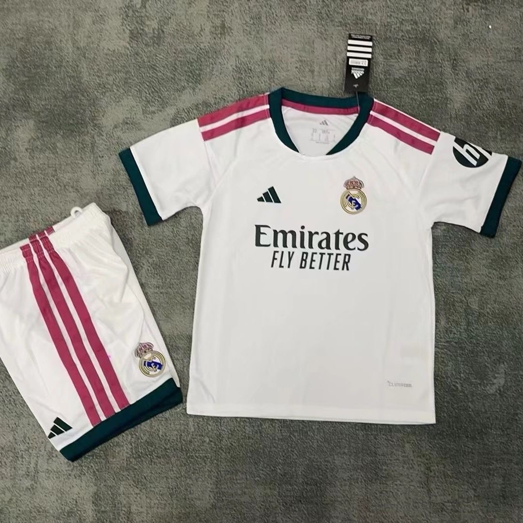 Real Madrid 26-27 home children's kit