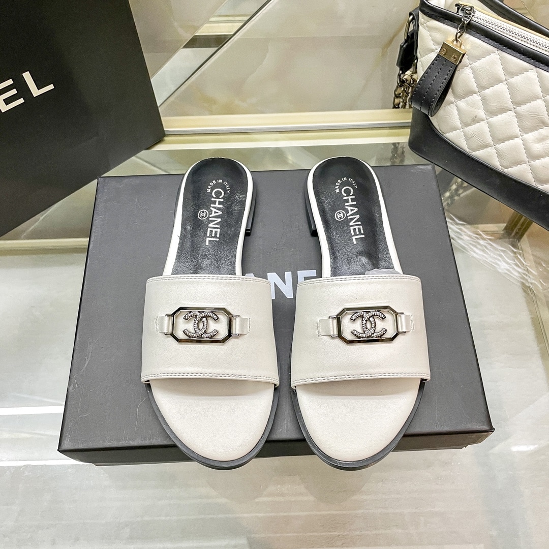 Chanel Slippers With Cc Silver Hardware White