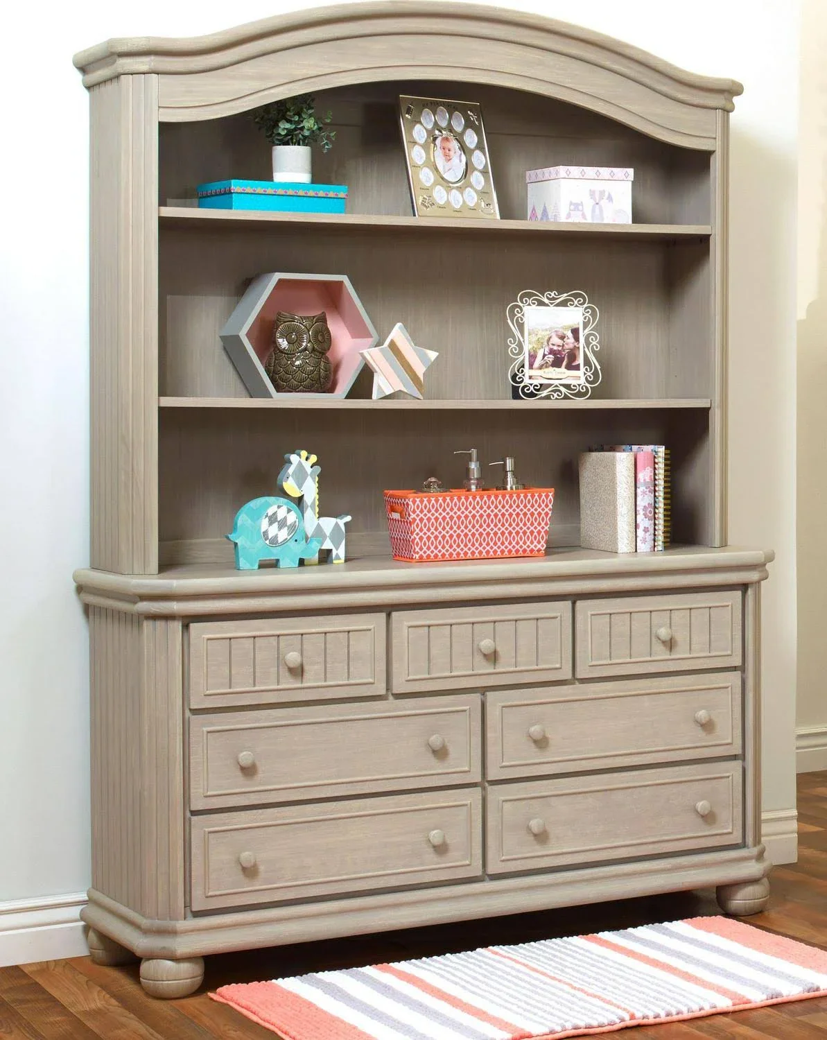Sorelle Finley Hutch in Heritage Fog