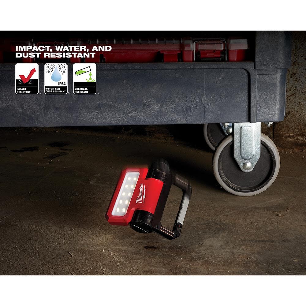 Milwaukee USB Rechargeable Rover Pivoting LED Flood Light 2114-21