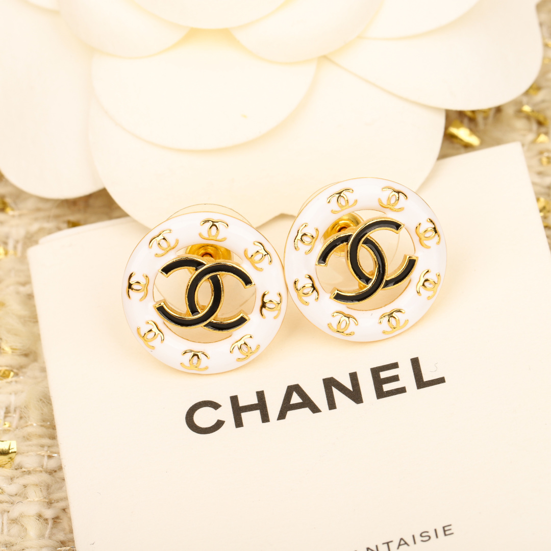 Chanel 24P black and white double C earrings - cnluxepick