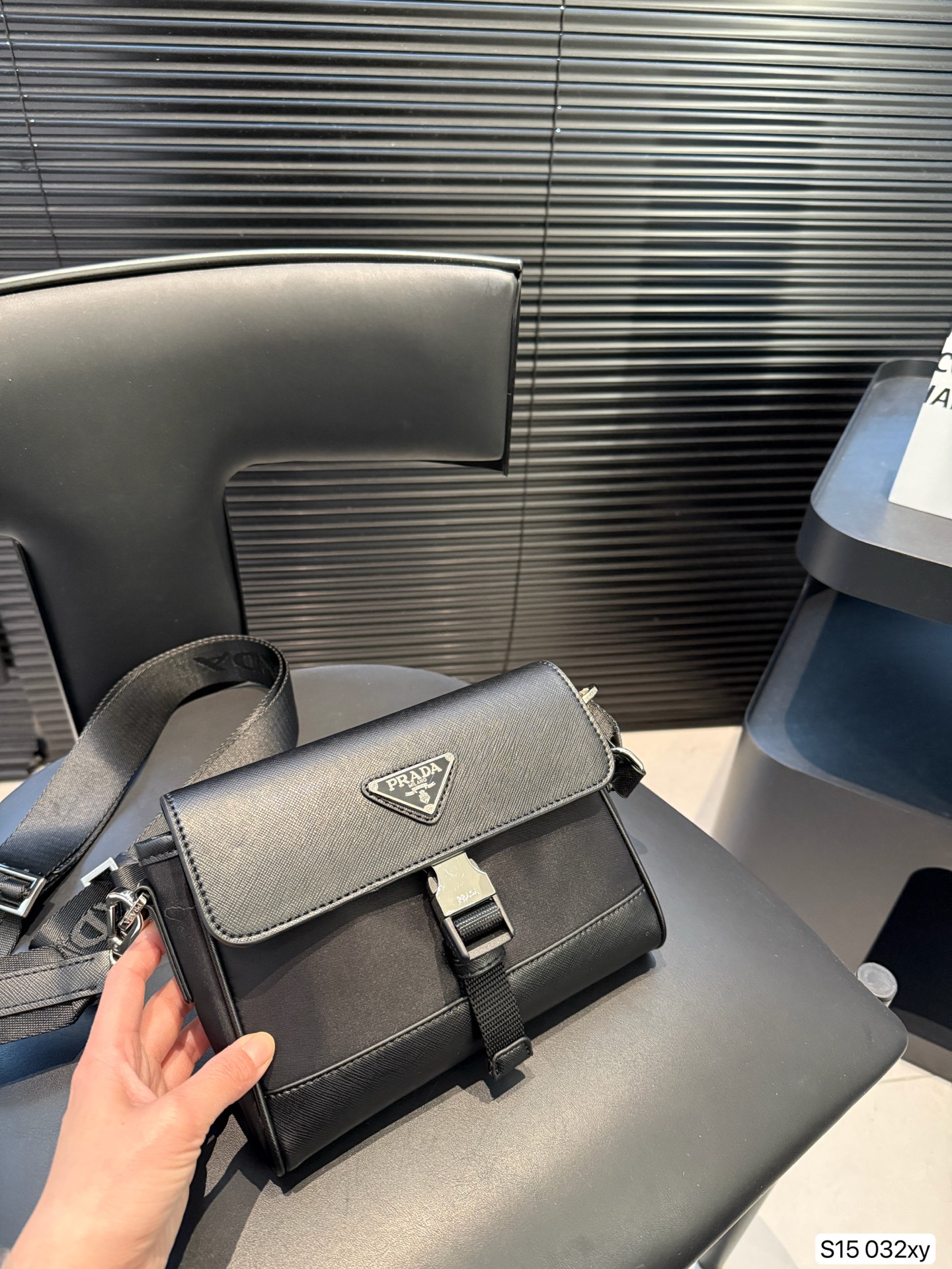 Prada’s new shoulder crossbody bag is simple and refreshing - cnluxepick
