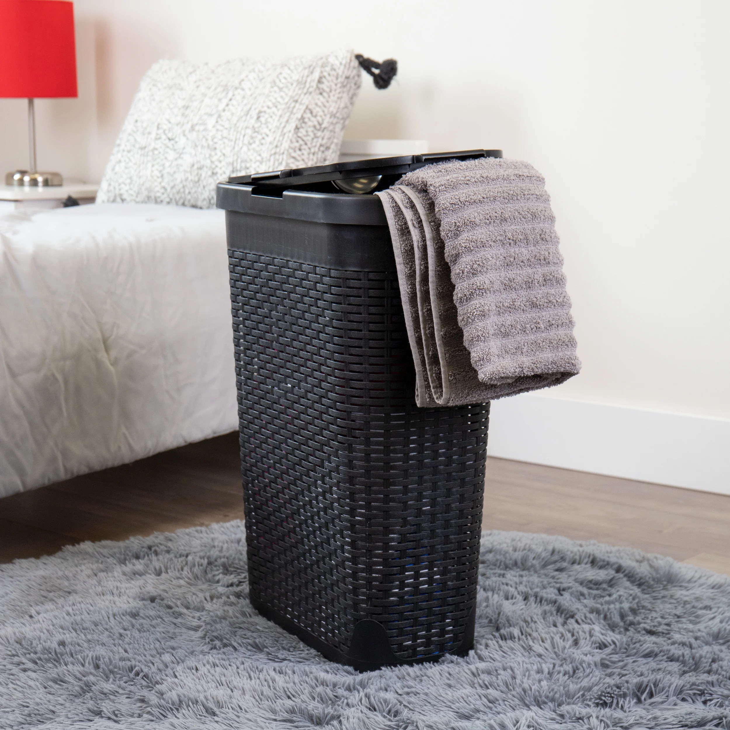 Mind Reader 40L Slim Laundry Hamper, Clothes Basket, Lid, Wicker Design, Plastic, 18