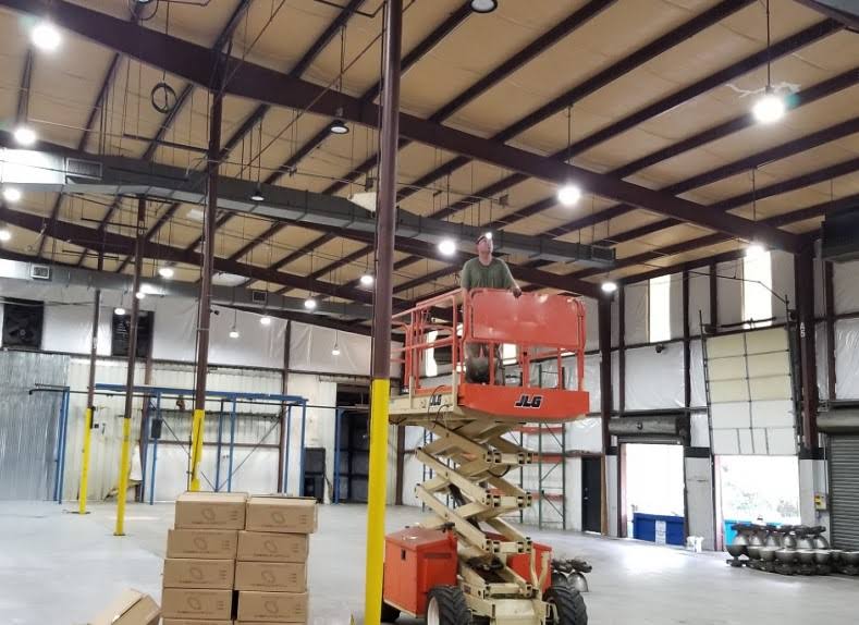 Battery Backup - 150 Watt LED High Bay UFO Commercial Lighting Series Lights - 21,000 Lumen - DLC Premium Verified - 3.3ft Cord