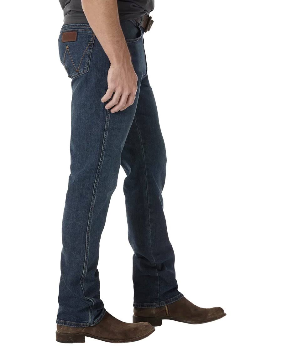 Wrangler Men&s Retro Slim Straight Leg Jean