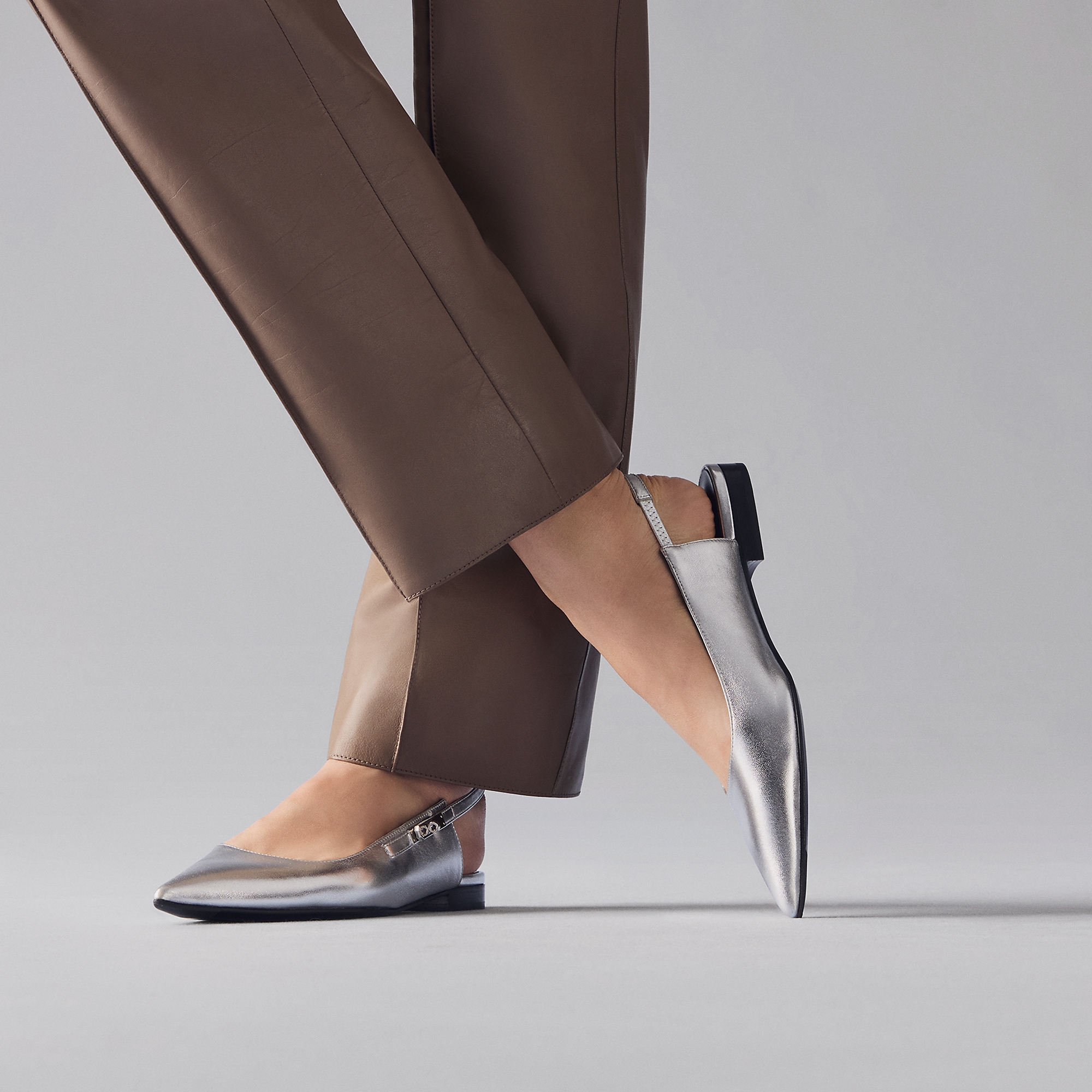 Flat shoes