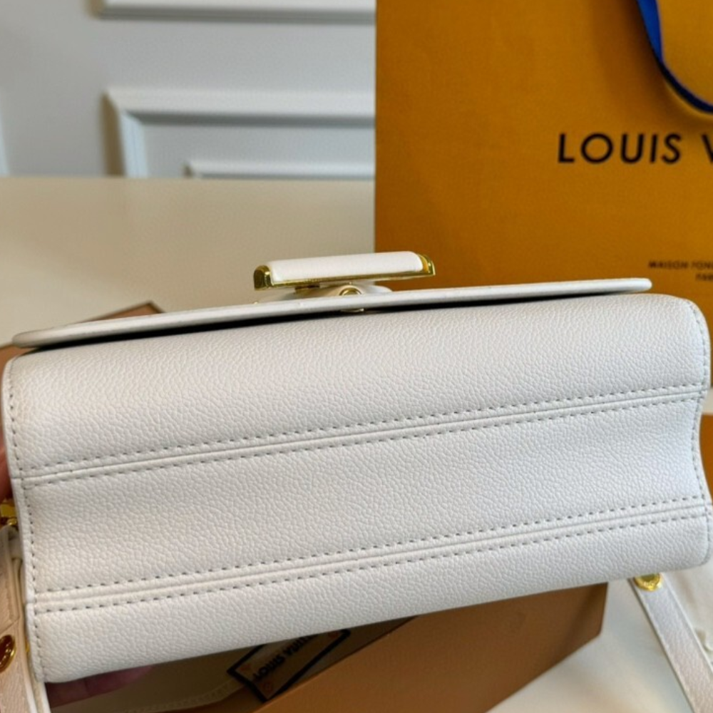 Louis Vuitton Twist PM White Gold 9.0 Inches