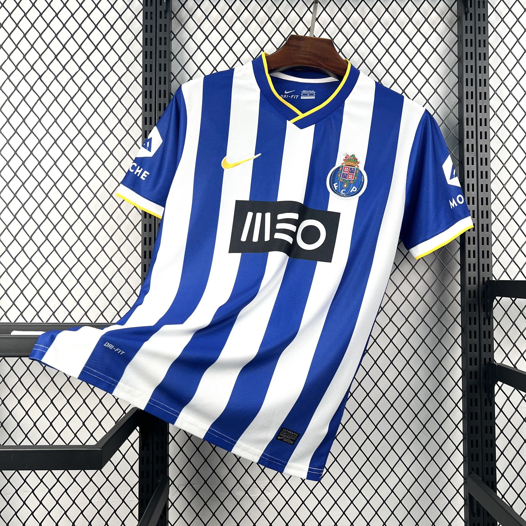FC Porto Maillot Retro 2013 2014 Manches Longue€19.99