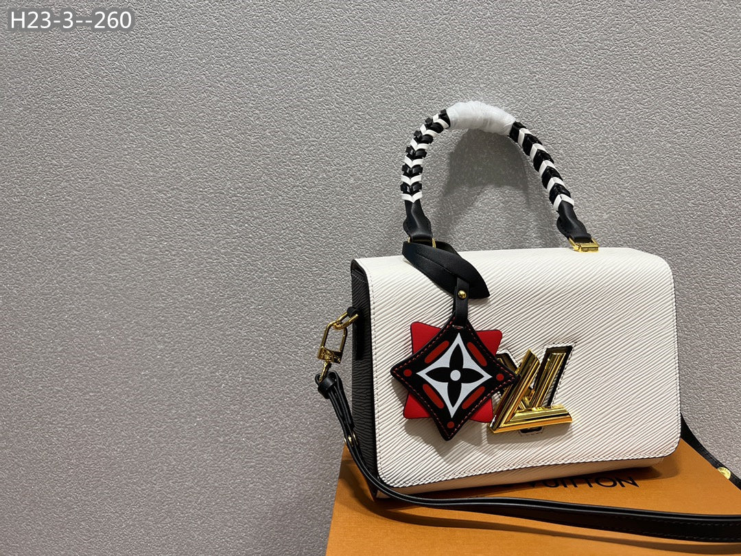 Louis Vuitton Crafty Twist White 22Cm M56780