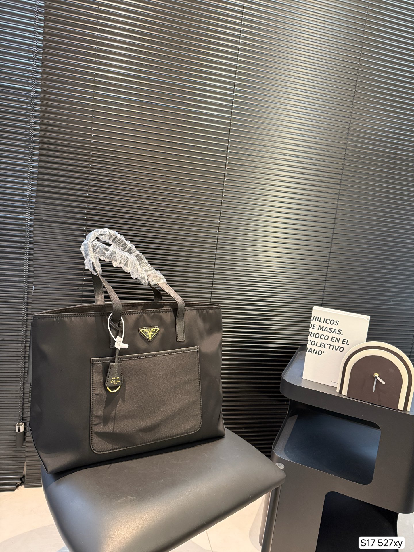 Prada shopping bag tote bag is simple and elegant - cnluxepick