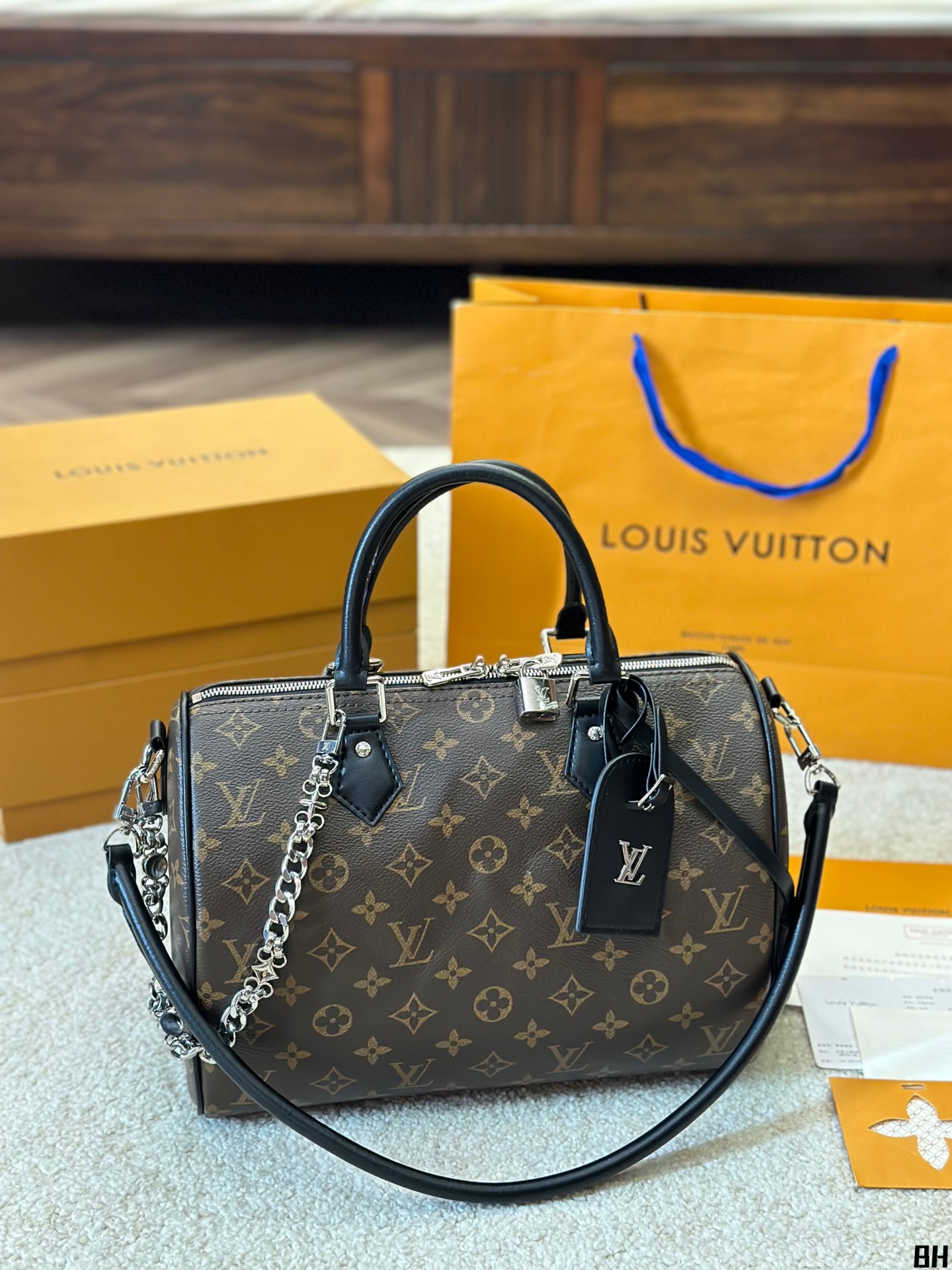 High-quality LV speedy nano shoulder bag - cnluxepick