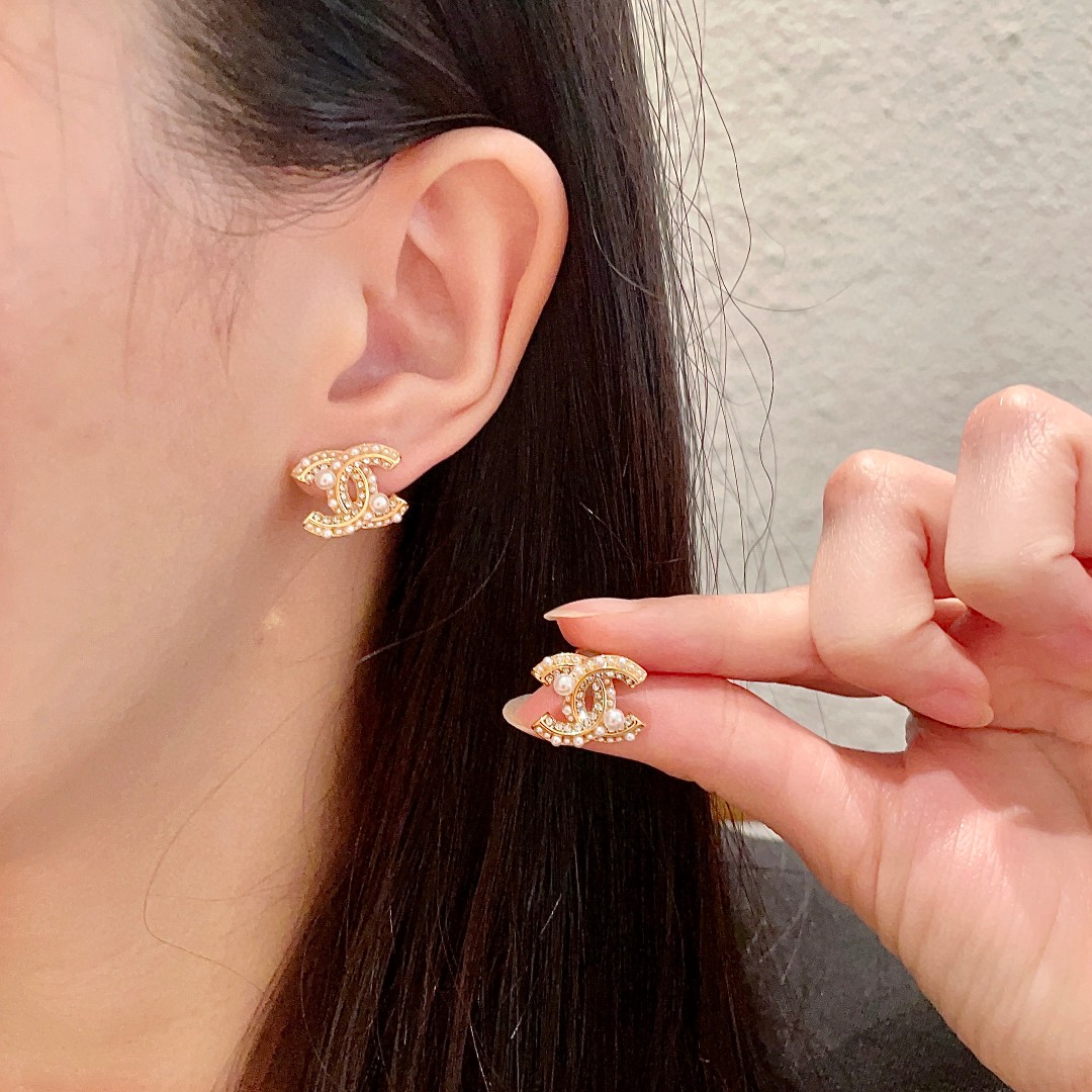 Chanel vintage double C stud earrings - cnluxepick