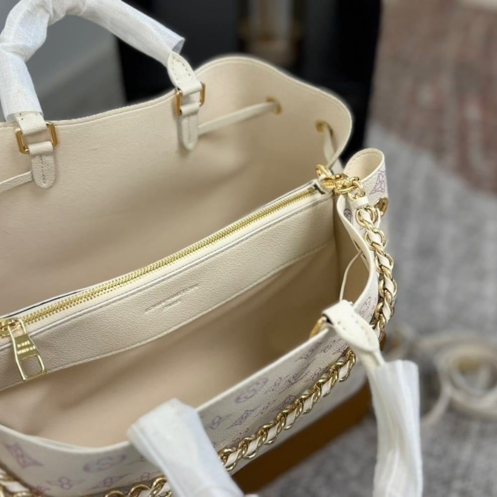 Louis Vuitton Bella Tote Dream Cream 12.6 Inches M15116