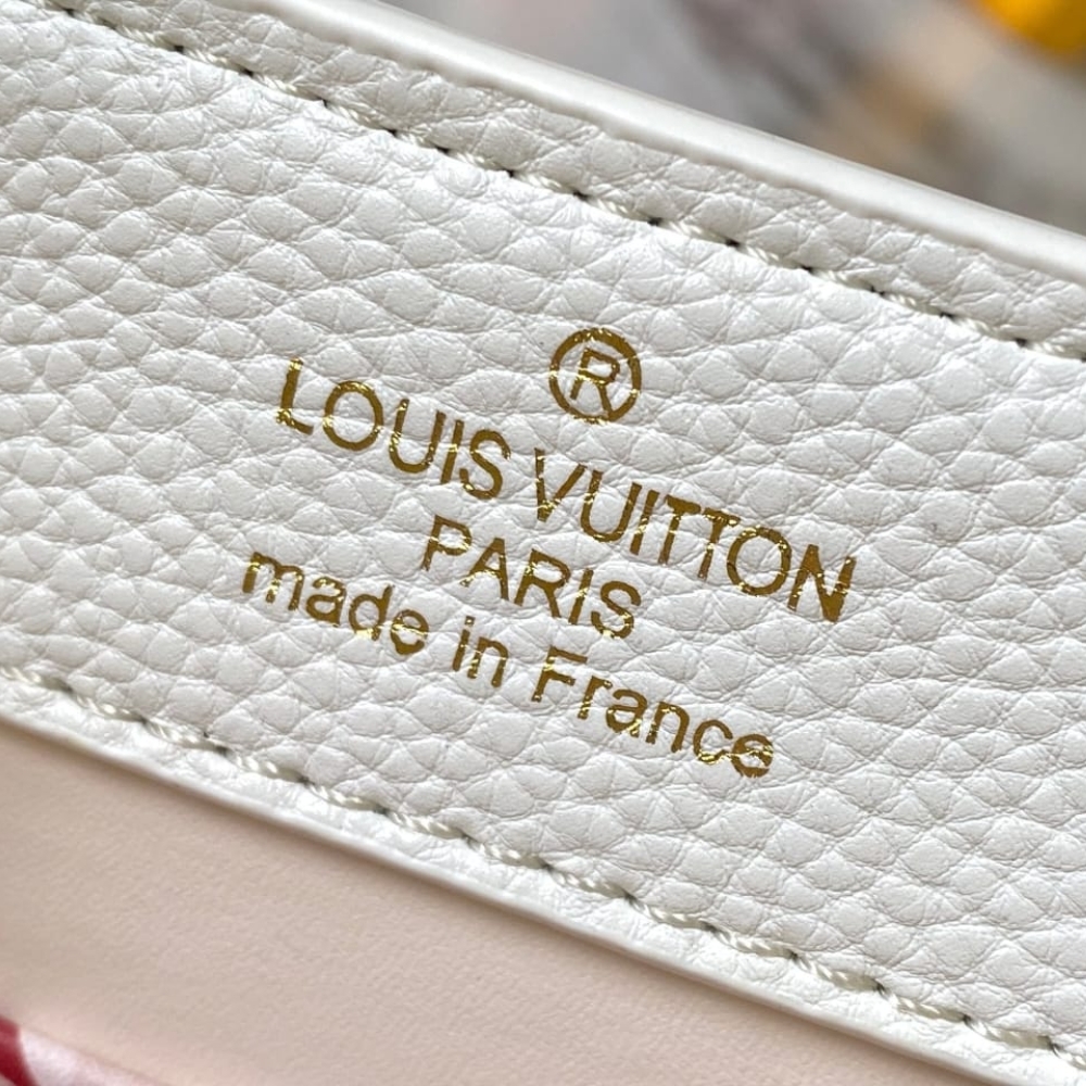 Louis Vuitton Capucines Mini Bag Snow White 21Cm M21416