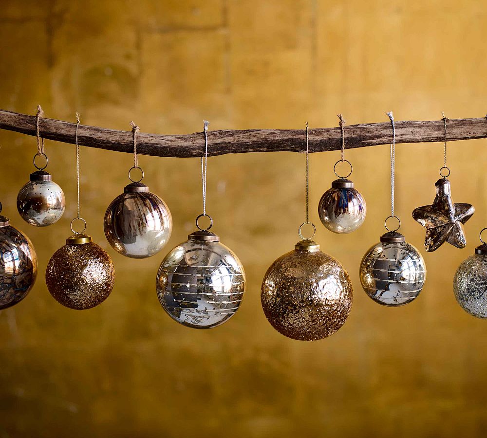 Mouth Blown Round Ornaments - Set of 4  sgtnighsdesigns