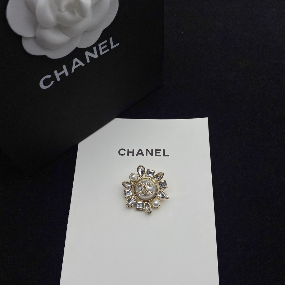 Chanel Cc Crystal Pearl Brooch