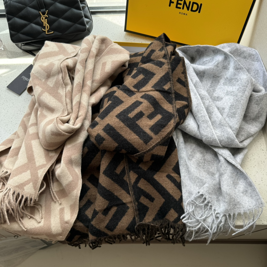 Fendi scarf 100% cashmere - cnluxepick