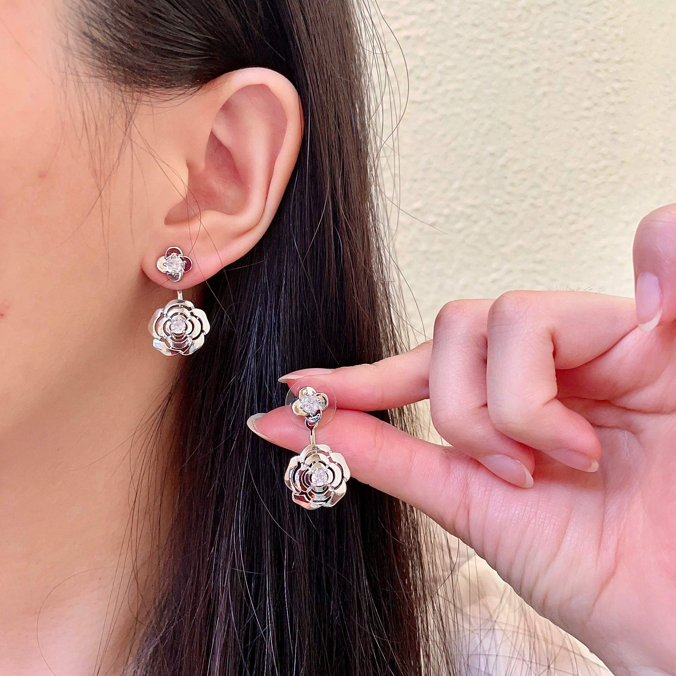 Vintage Chanel Flower Stud Earrings - cnluxepick
