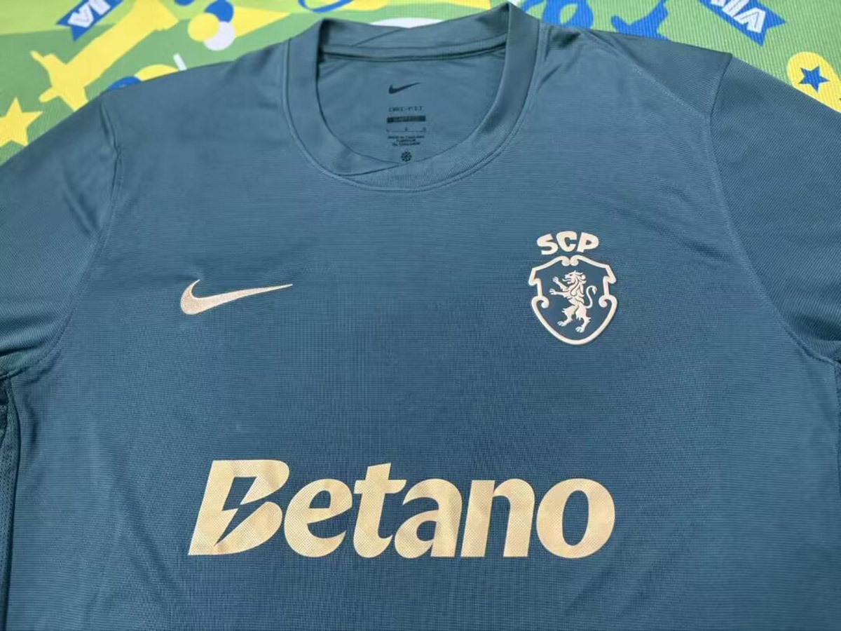 Sporting 120th Anniversary Strike 26/27 Sweatshirt 4