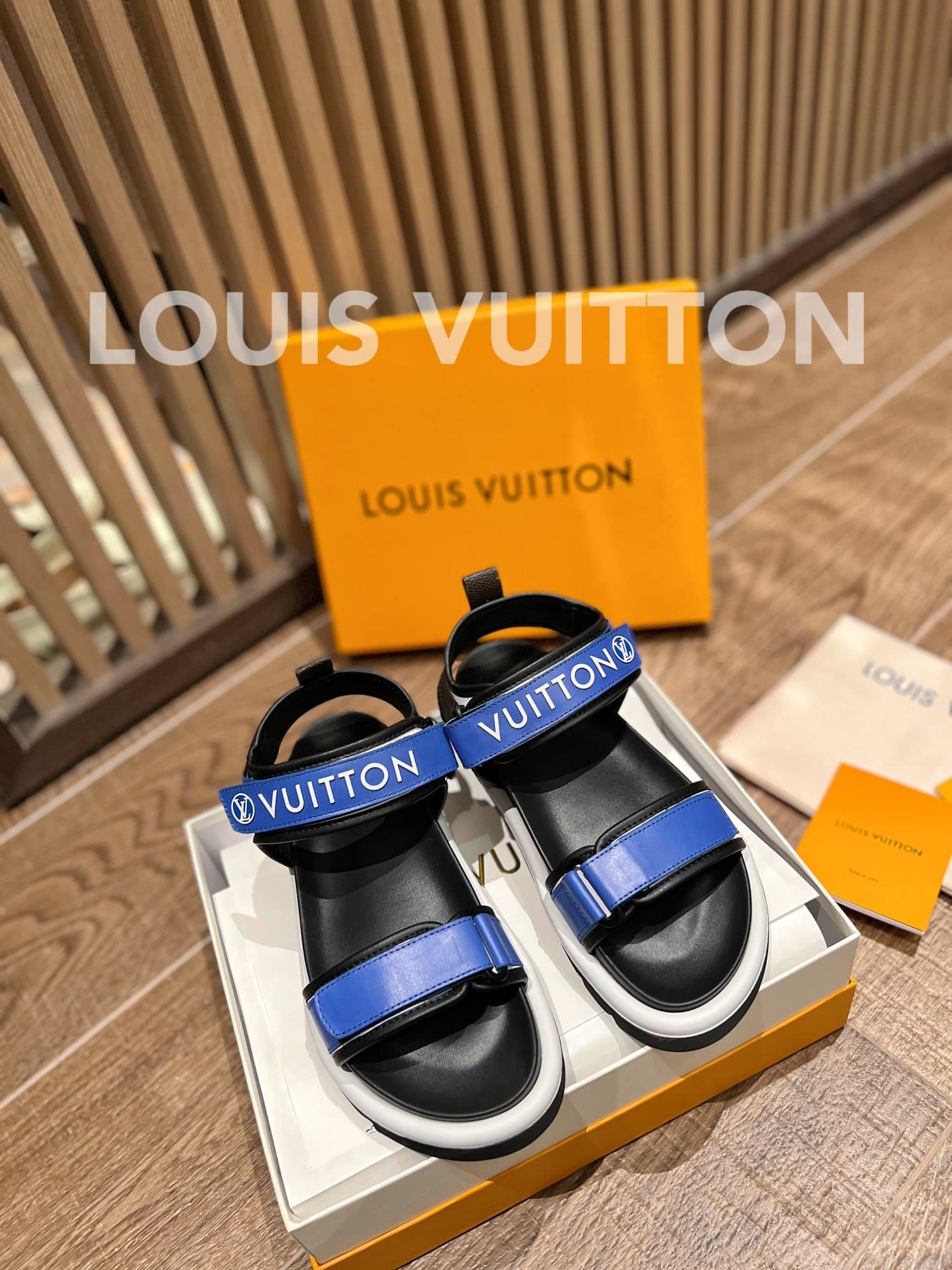 Louis Vuitton Pool Pillow Comfort Sandals Blue 1A9Ocu