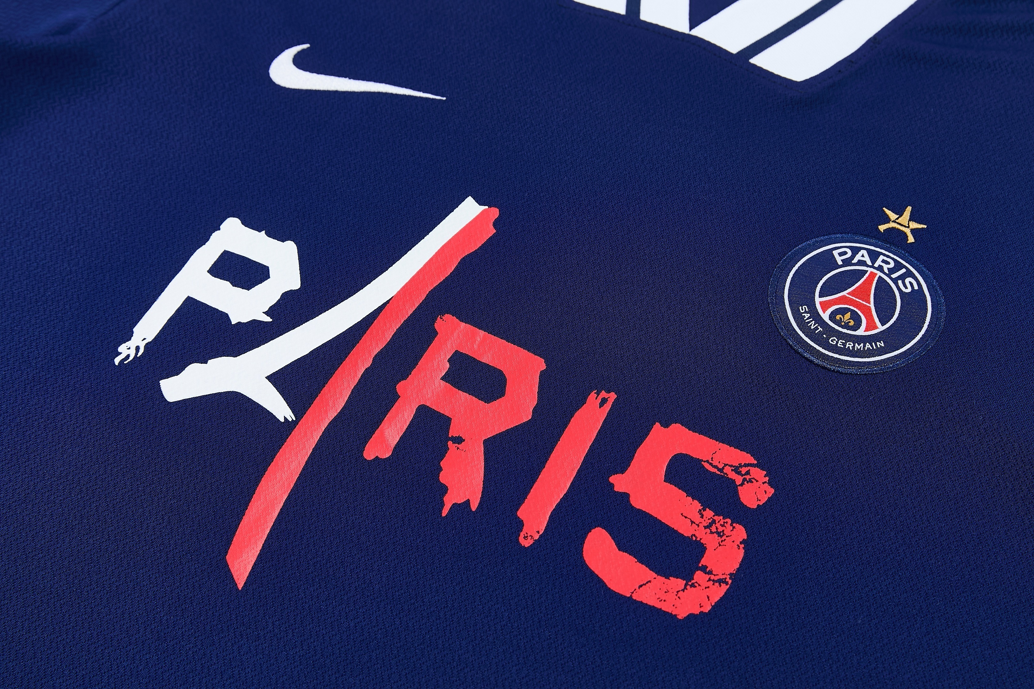 2526 PSG  Suit