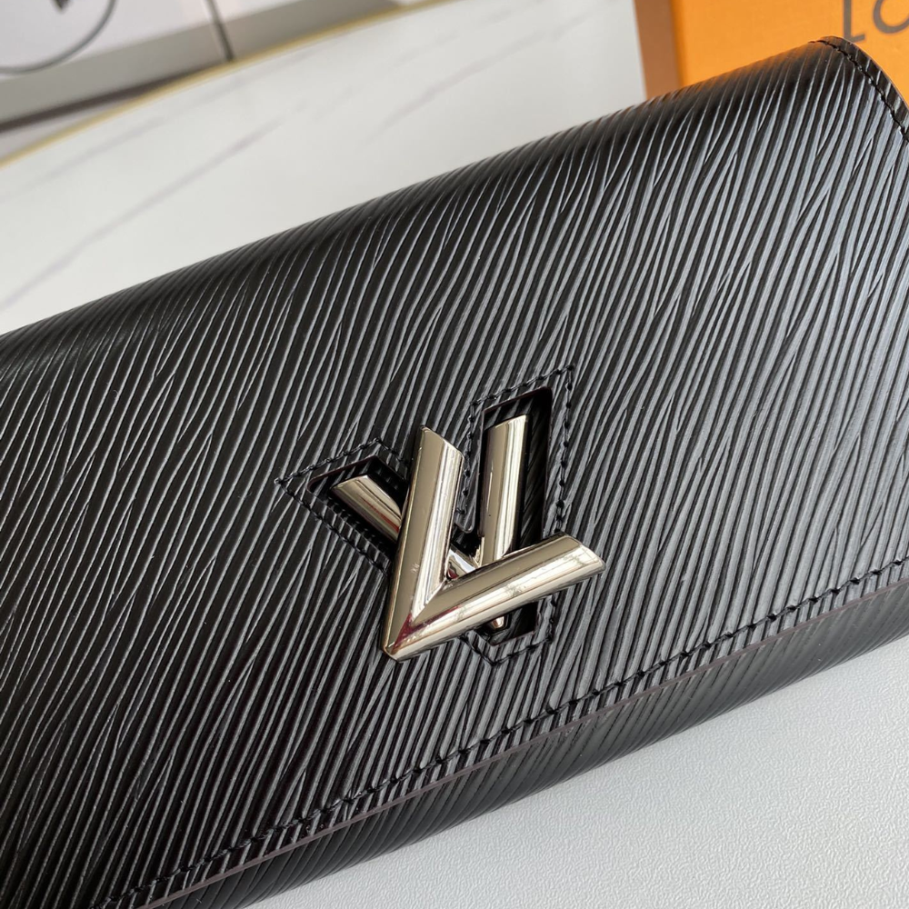 Louis Vuitton Twist Wallet Epi Black 7.5 Inches M67510