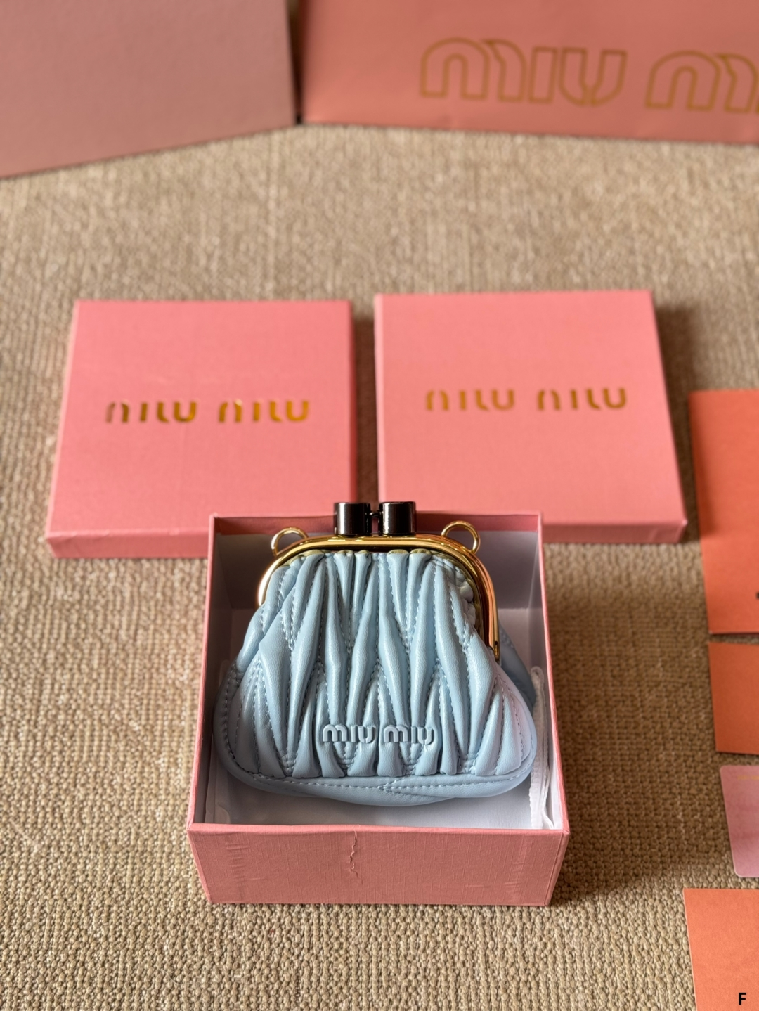 MiuMiu belle shell bag - cnluxepick