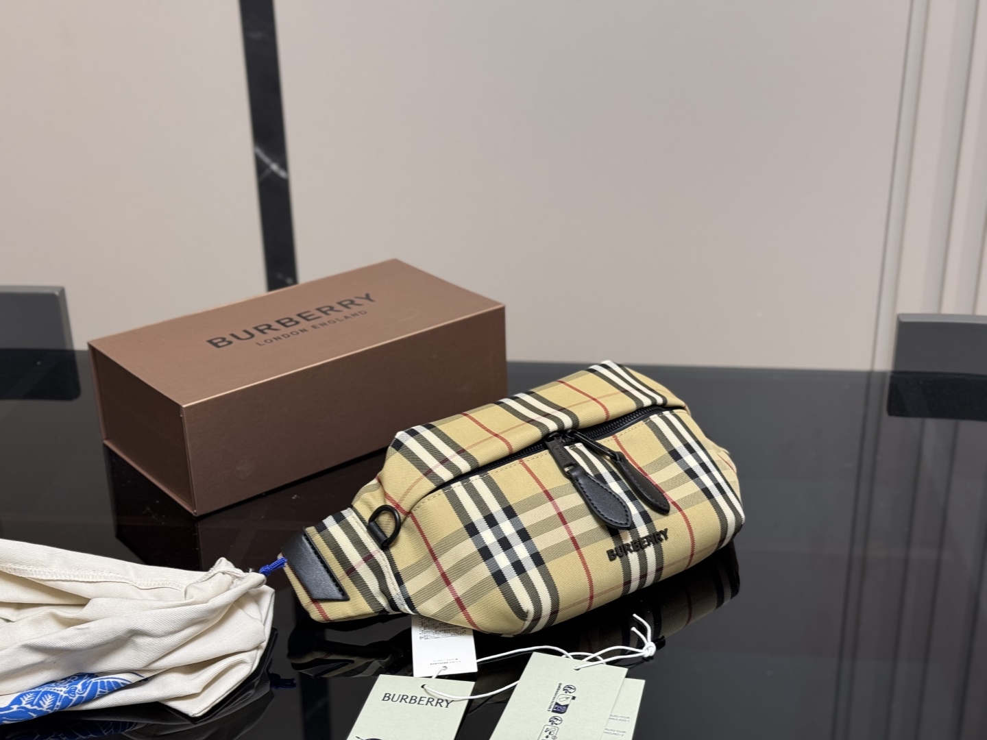 Burberry fanny pack - cnluxepick