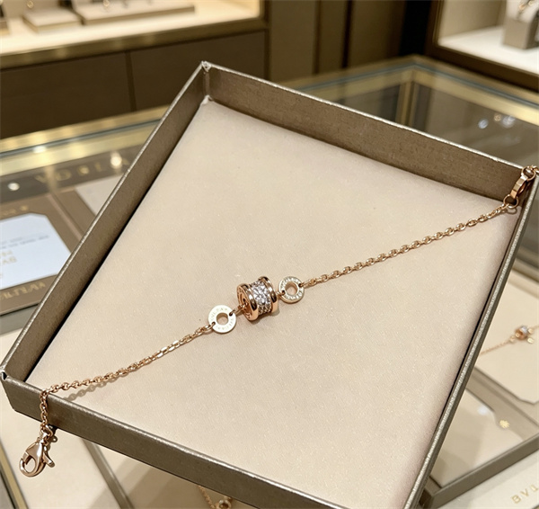 ブルガリコピーブレスレット V金素材 BVLGARI DIVAS‘ DREAMシリーズ　2026SS夏新作