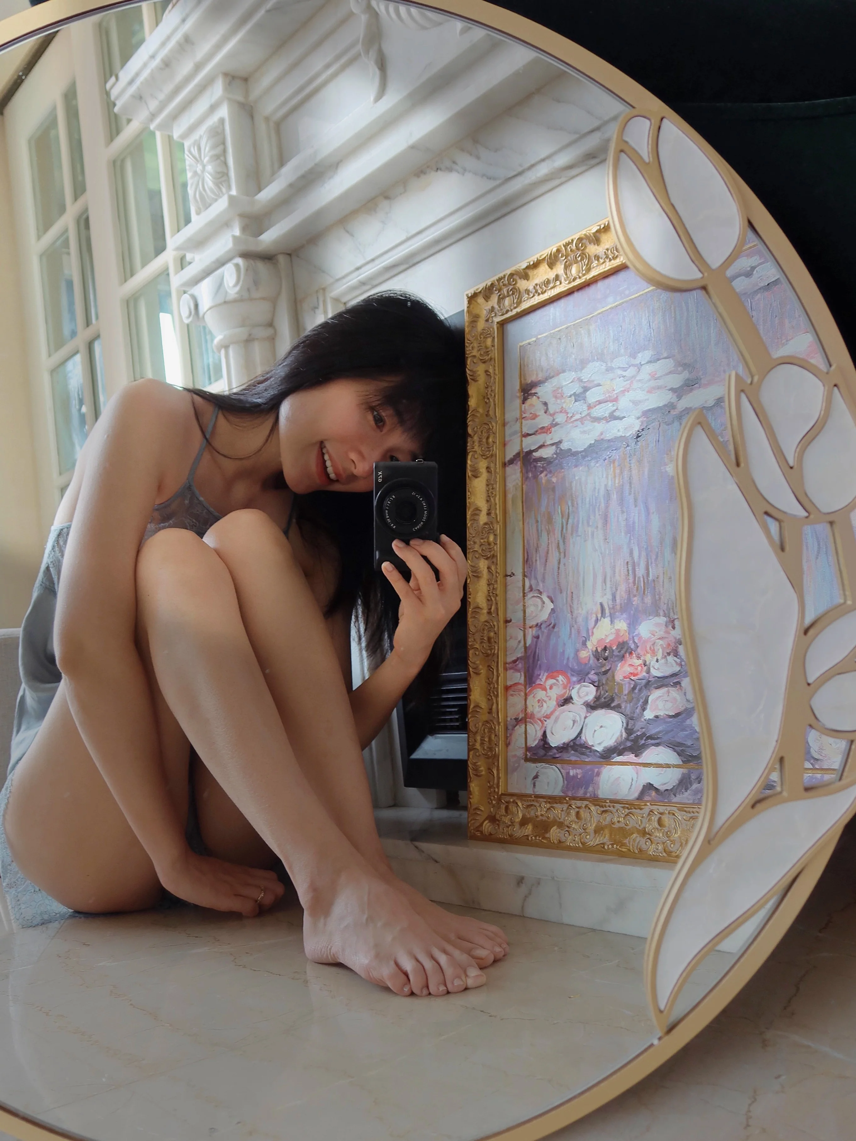 DZ010 - Precious Mother-of-Pearl Beverly Custom Pearl Luster Magnolia French Circular Mirror Wall Half-Length Mirror Vanity Mirror