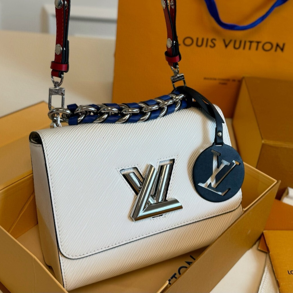 Louis Vuitton Twist MM White 9.1 Inches