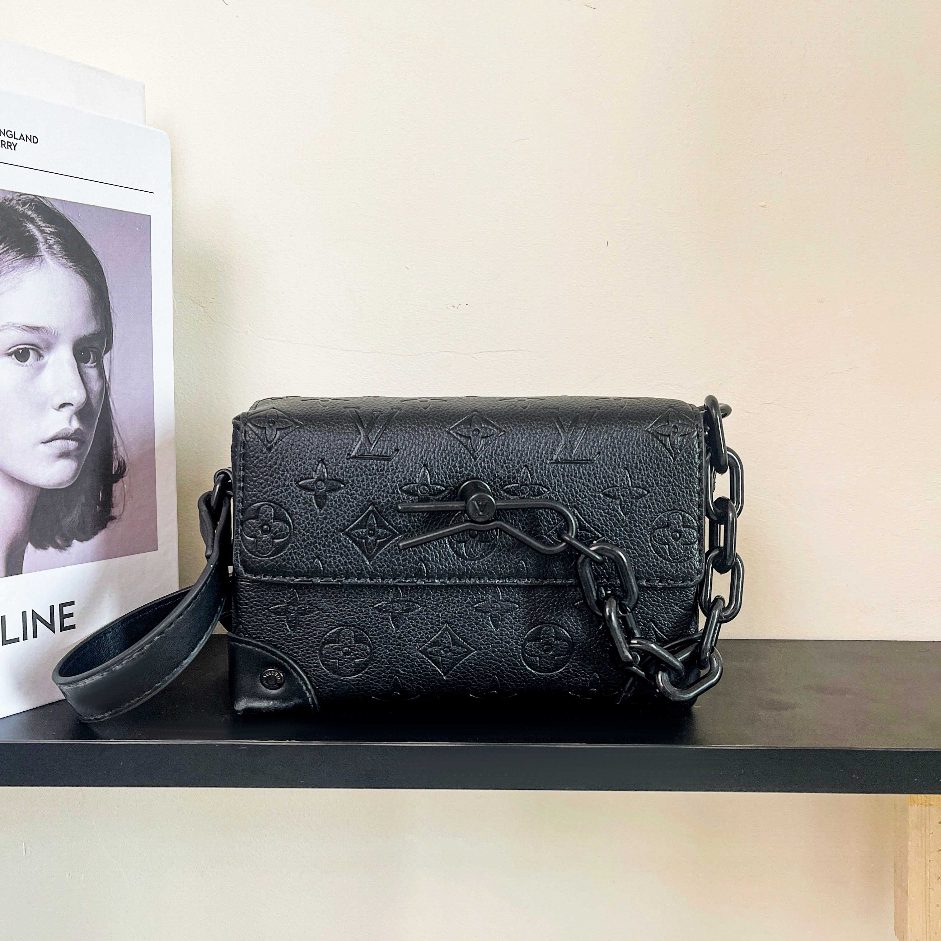 LV presbyopic chain embellished flap shoulder crossbody bag - cnluxepick