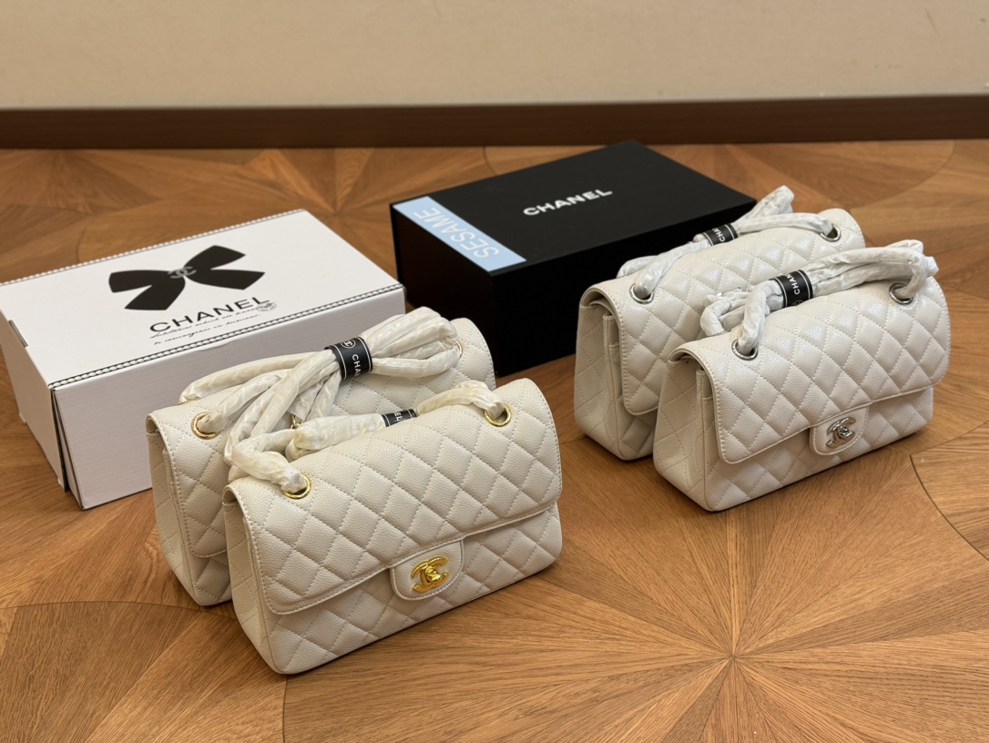 Chanel chain shoulder bag - cnluxepick